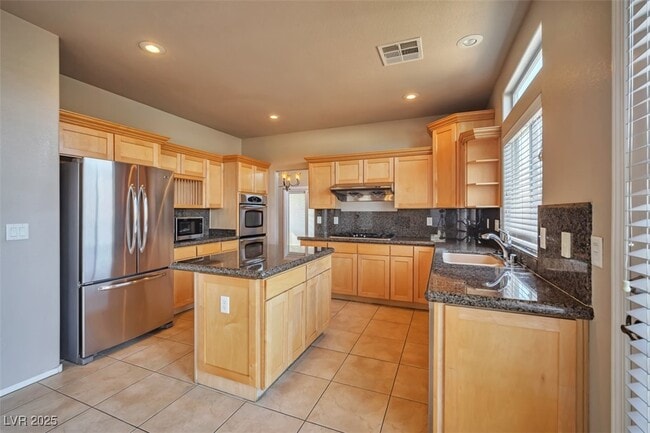 Building Photo - 1740 Flores Ln