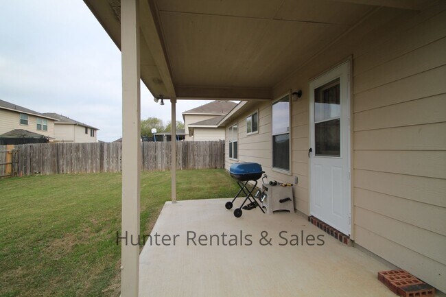 Building Photo - Beautiful Home!