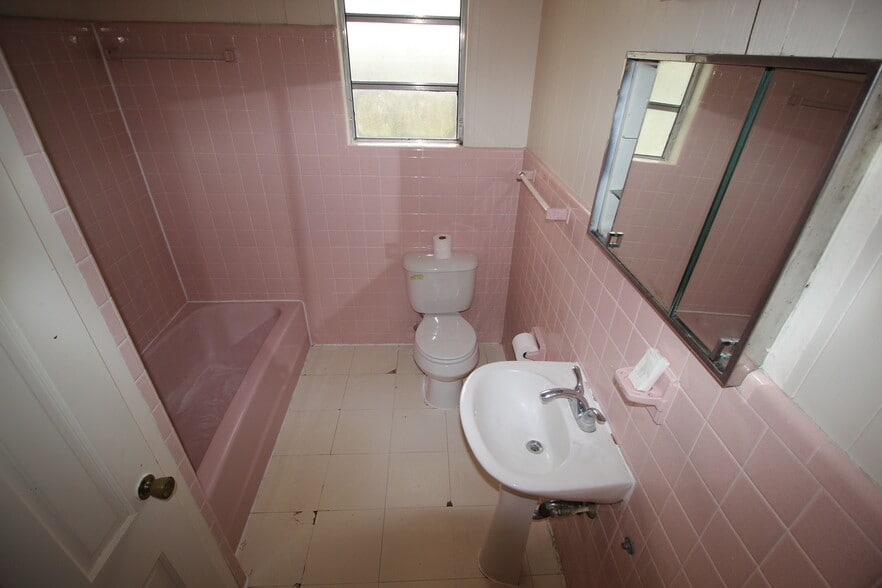 Building Photo - 7620 Freret St