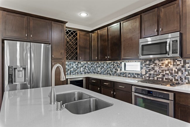 Building Photo - 1420 Wilson St