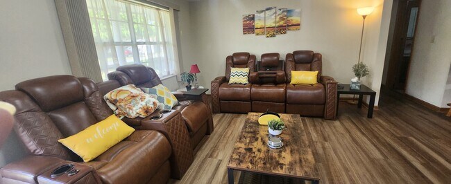 Ample seating for movie night - 5914 Wilson Dr