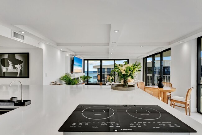 Building Photo - 3360 S Ocean Blvd