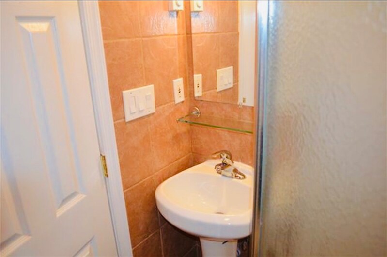 Building Photo - 5703 18th Ave