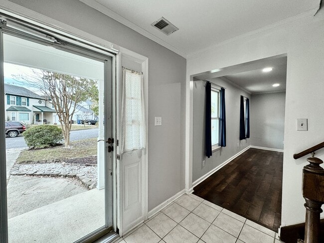 Building Photo - Ready NOW! A 4/2.5 in Glenwood! A Pet Friendly Home w/a HUGE Fenced Yard, Attached Garage!