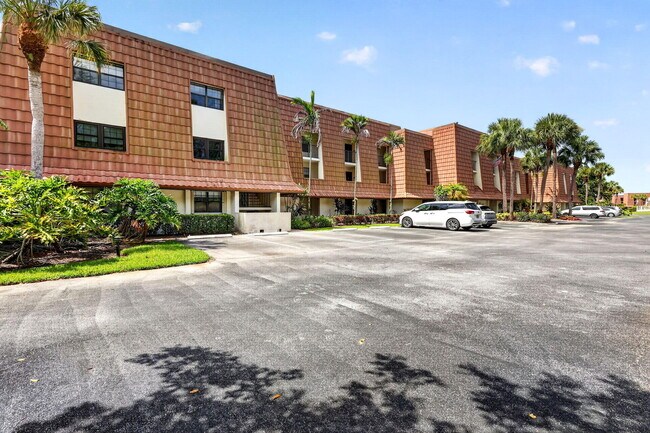 Building Photo - 3100 SE Pruitt Rd