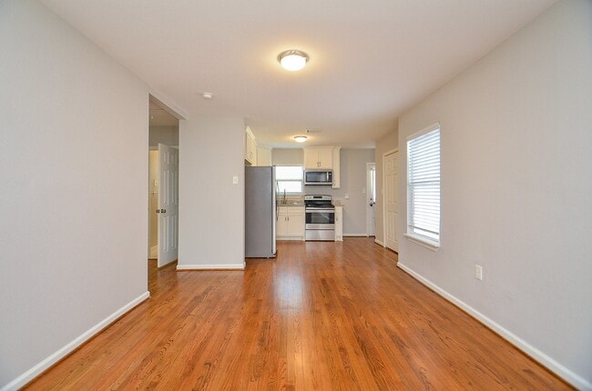 Building Photo - 8153 Lenore St