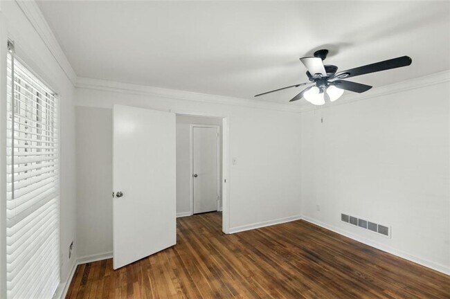 Building Photo - 1365 Renee Dr