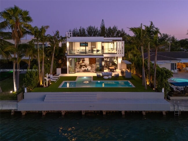 Building Photo - 315 N Shore Dr