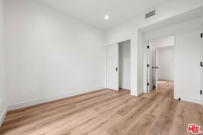 Building Photo - 1920 S Sherbourne Dr