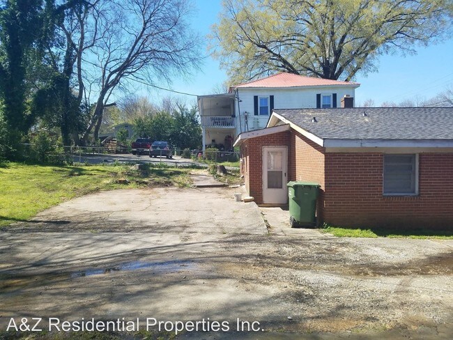 Building Photo - 3 br, 2 bath House - 419 E. Gay Street