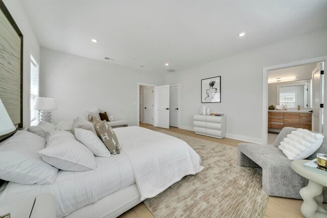 Building Photo - 7 SCENIC Ter