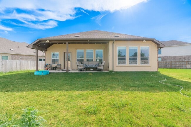 Building Photo - 528 Spurlock Wy