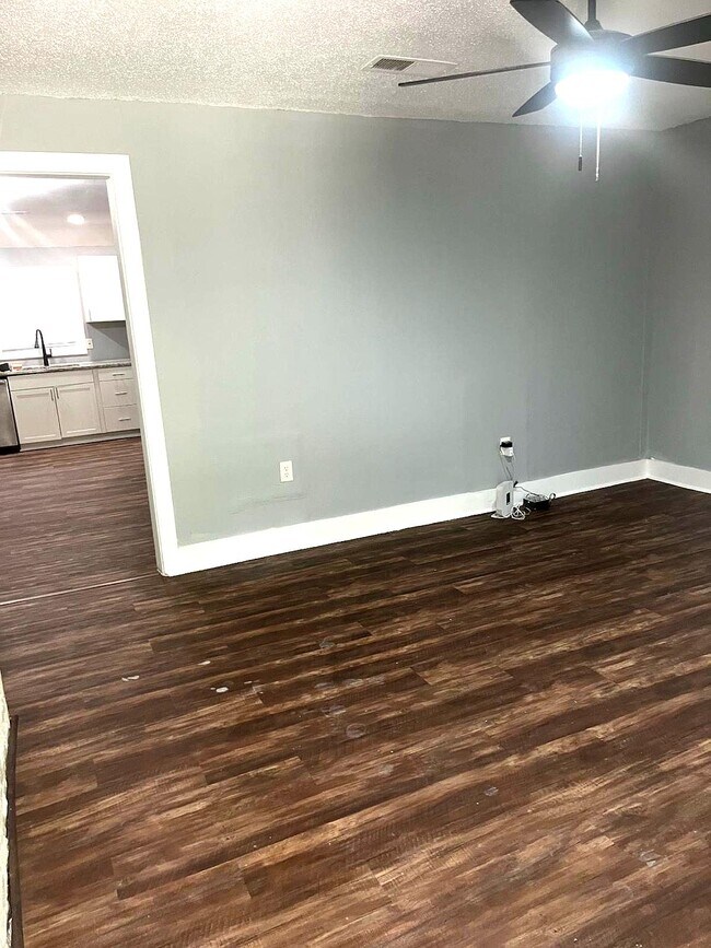 Building Photo - 260 Balkcom Ave