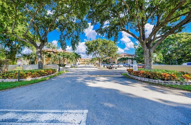Building Photo - 11477 NW 39th Ct