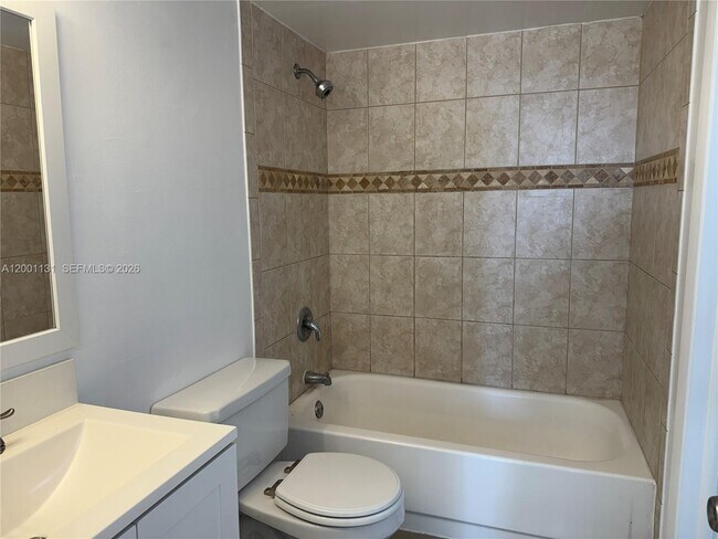 Building Photo - 13120 SW 92nd Ave