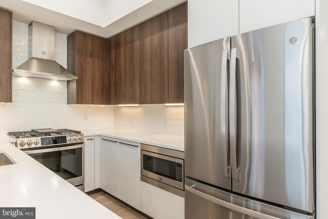 Building Photo - 1601 Frankford Ave