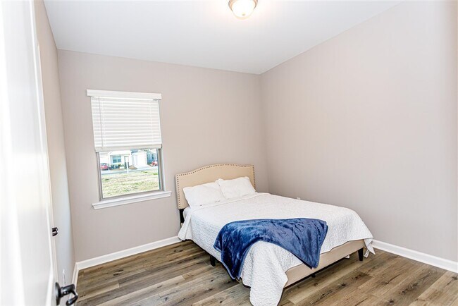 Guest Room 1 - 2931 Niccoline Way