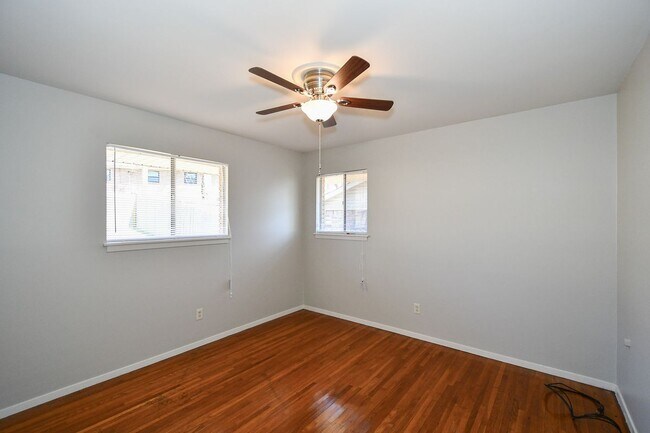 Building Photo - 1331 Starfield Rd