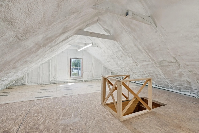 Building Photo - Modern Comfort Meets Country Charm in Cumberland