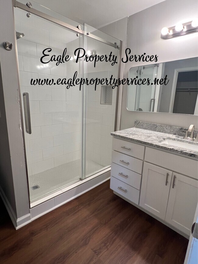 Building Photo - 2997 Hickory Ln