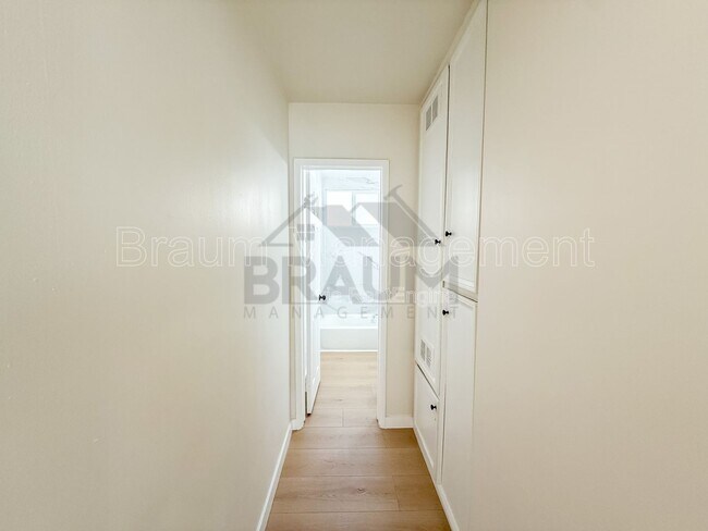 Building Photo - 7339 Woodman Ave