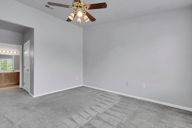 Building Photo - 8475 Pebble Creek Way