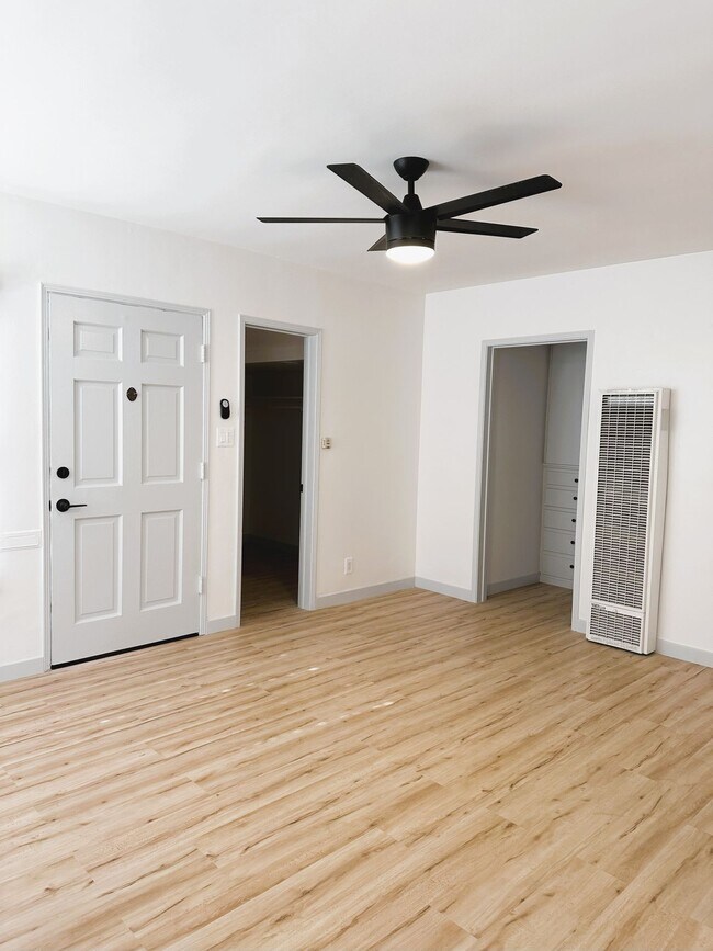 Building Photo - Beautifully Upgraded 4 Bedroom, 2 Bath! Do...