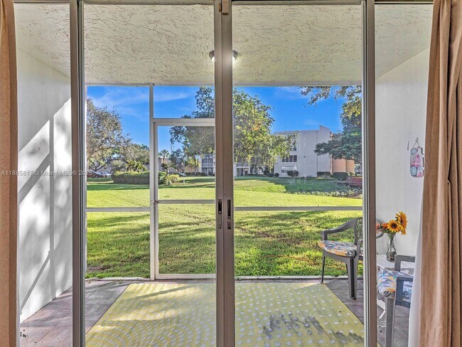 Building Photo - 9451 Evergreen Pl