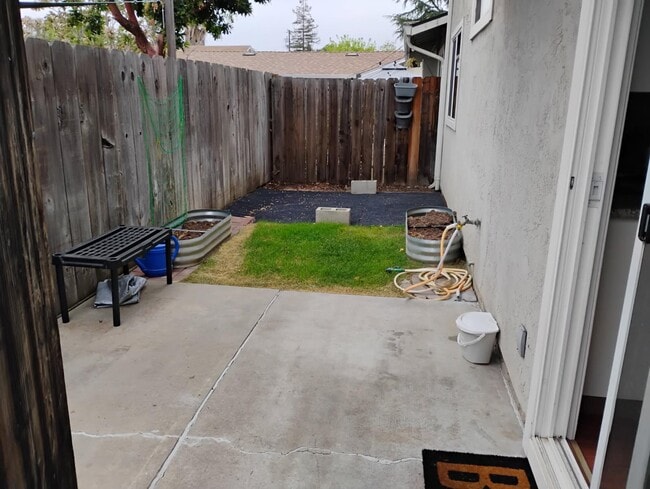 Backyard - 367 N M St