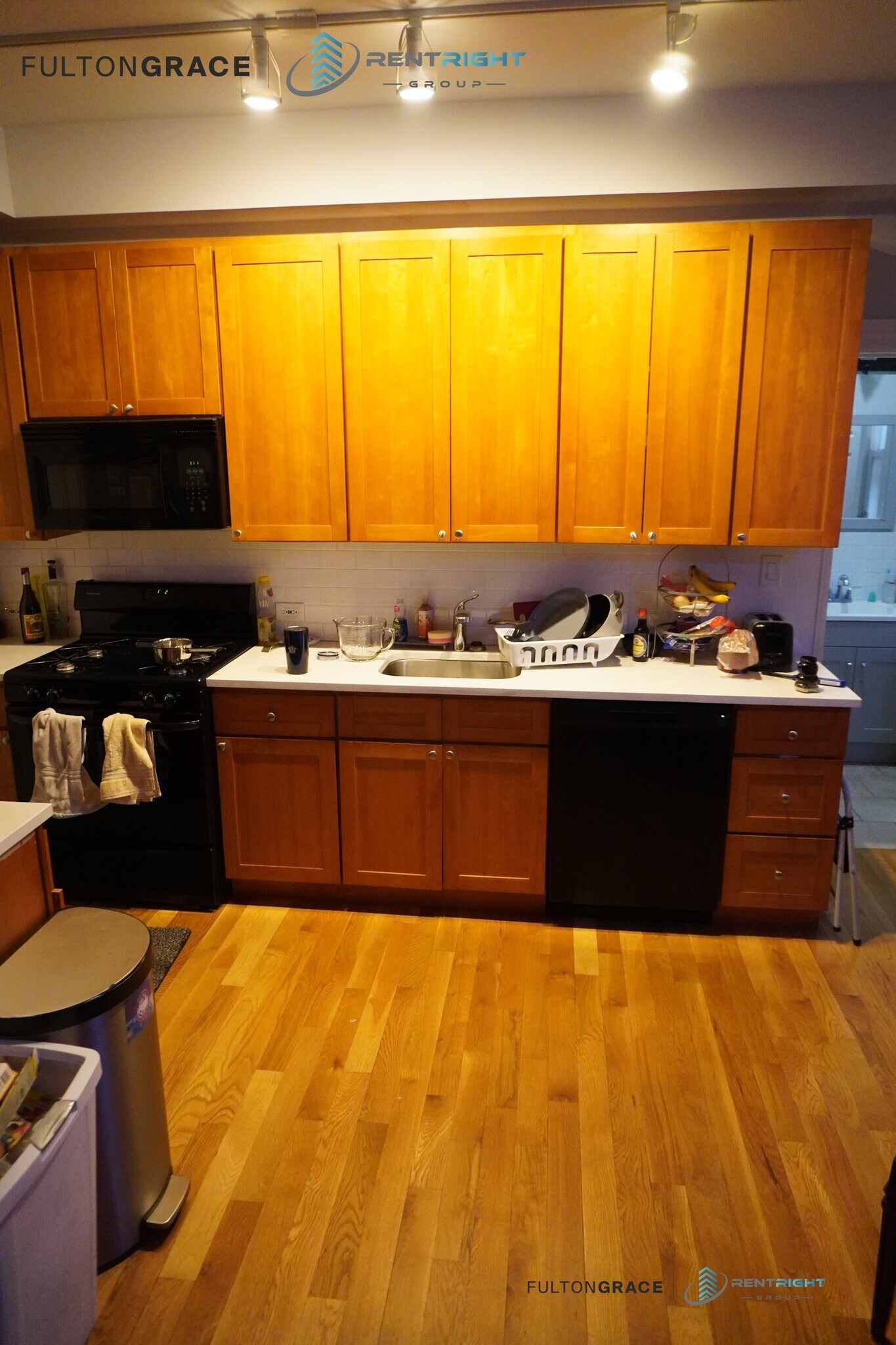 Building Photo - 1846 W 18th St