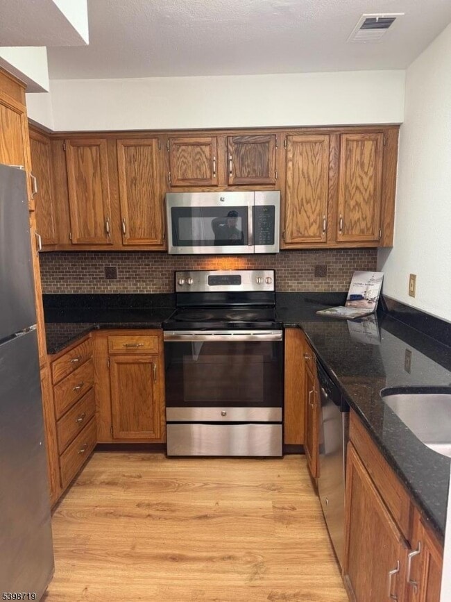 Building Photo - 94 Wescott Rd