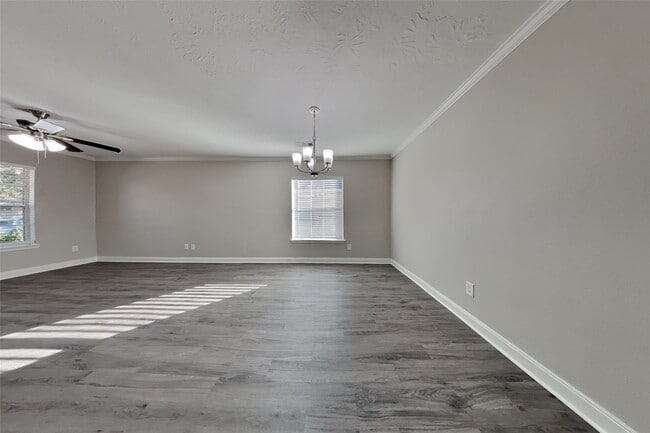 Building Photo - 32106 Willow Creek Park