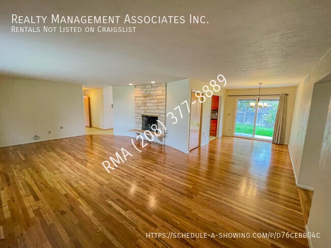 Building Photo - 2360 S Ridgeview-Way
