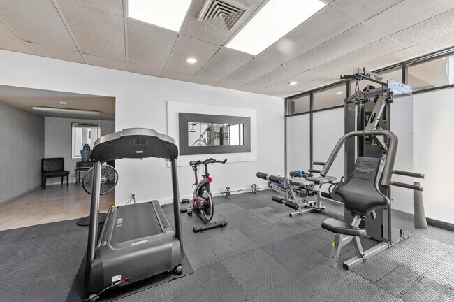 Building Photo - 2400 Presidential Way