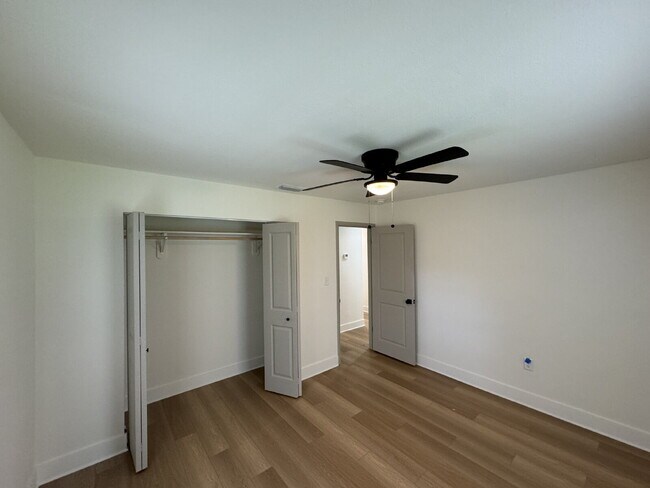 Building Photo - 6214 S Martindale Ave