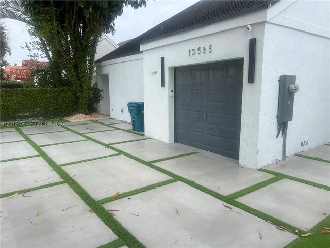 Building Photo - 13595 SW 99th St