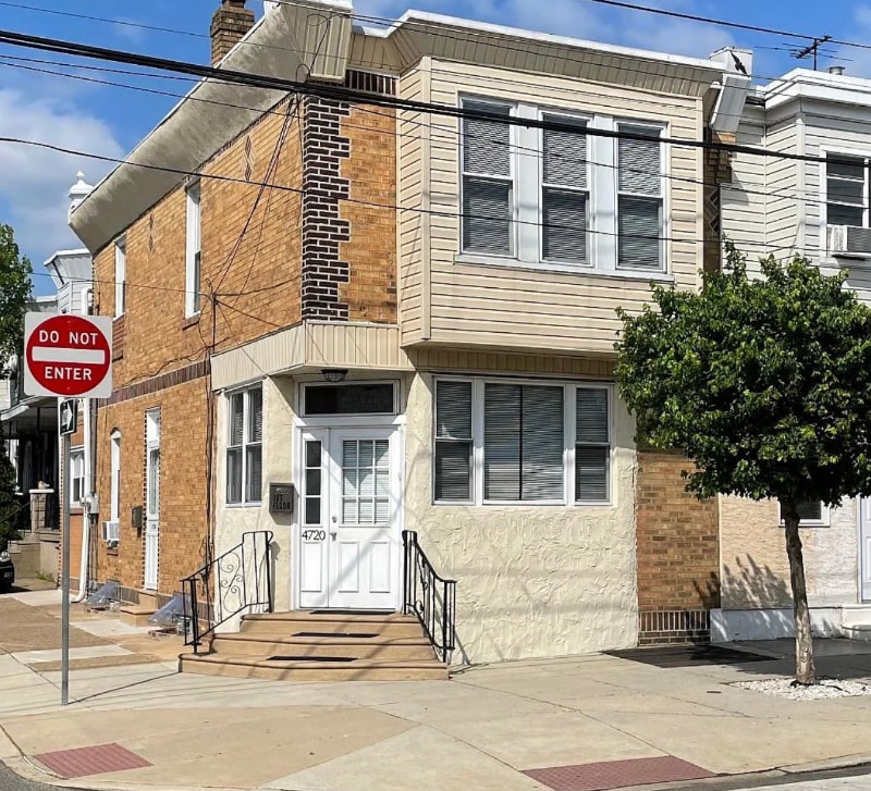 Building Photo - 4720 Princeton Ave