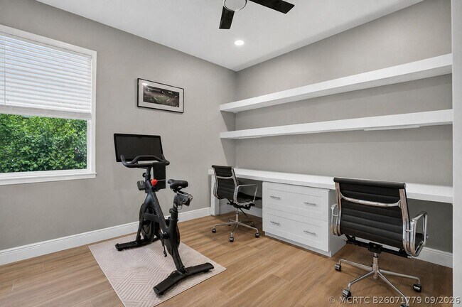 Building Photo - 10 Lake Eden Dr