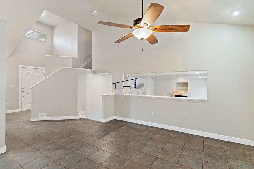 Building Photo - 2368 N 650 E