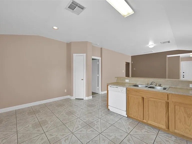 Building Photo - 731 Remwick Dr