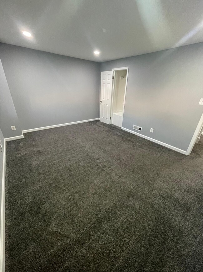 Building Photo - Yale Heights