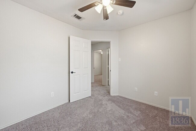 Building Photo - 1506 Fort LLoyd Pl