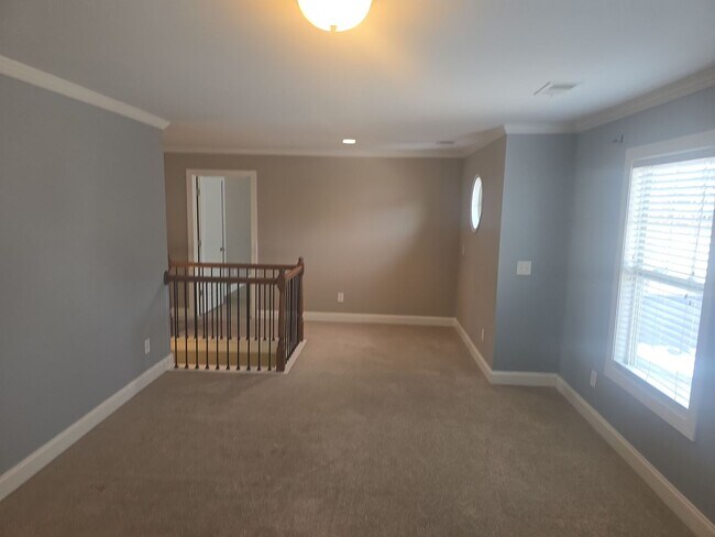 Building Photo - The Manors at White Knoll