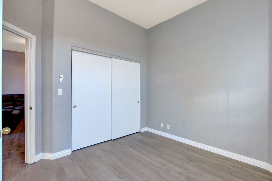 Building Photo - 2890 Red Rooster Ct