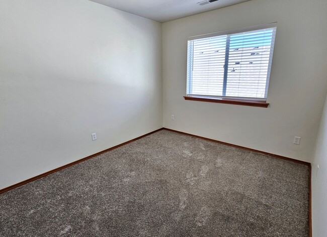 Building Photo - *360 TOUR AVAILABLE* Beautifully Remodeled...