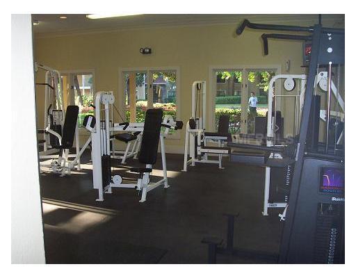 Building Photo - 1 bed/1 bath, 3rd Floor Condo Overlooking ...