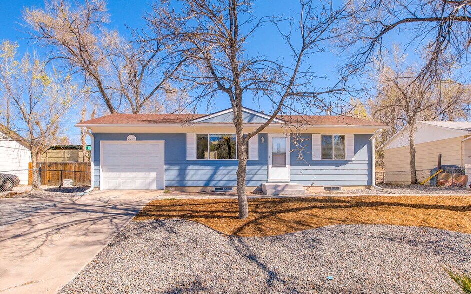 Building Photo - 3-Bedroom Home with Garage and Fenced Yard...