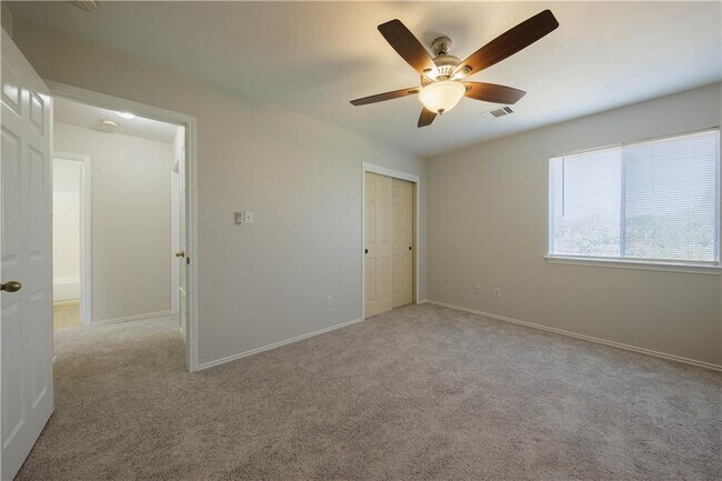Building Photo - 2905 Rainy River Dr