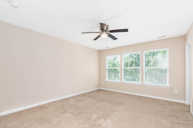 Building Photo - Beautiful 3 bedroom 2 Bath Town Home in Wi...