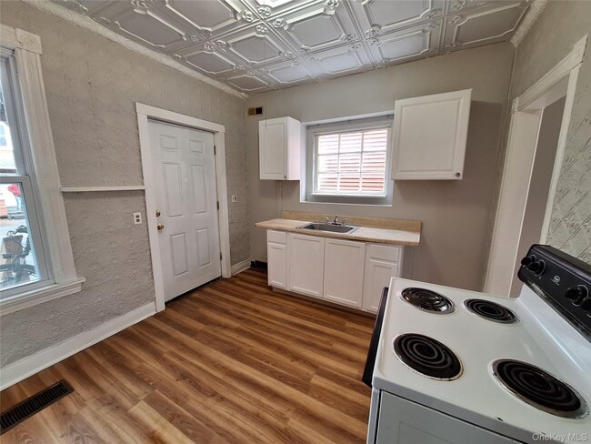 Building Photo - 69 Greenkill Ave